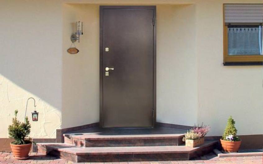 Входные уличные металлические двери