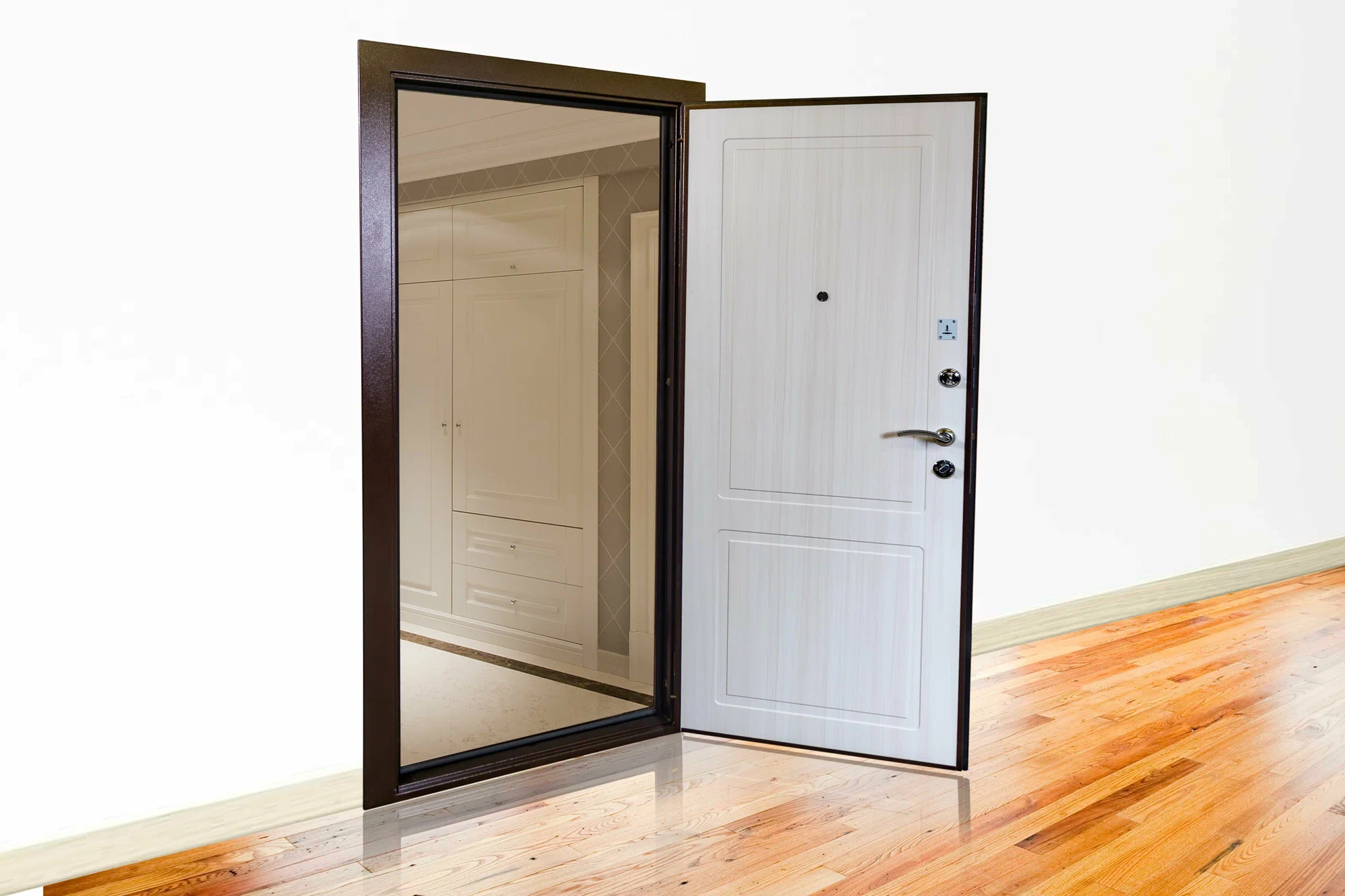 Металлические двери правые